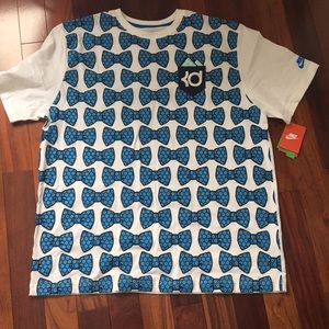 NIKE Bow Tie Reg Fit Men’s T-Shirt Size XXL